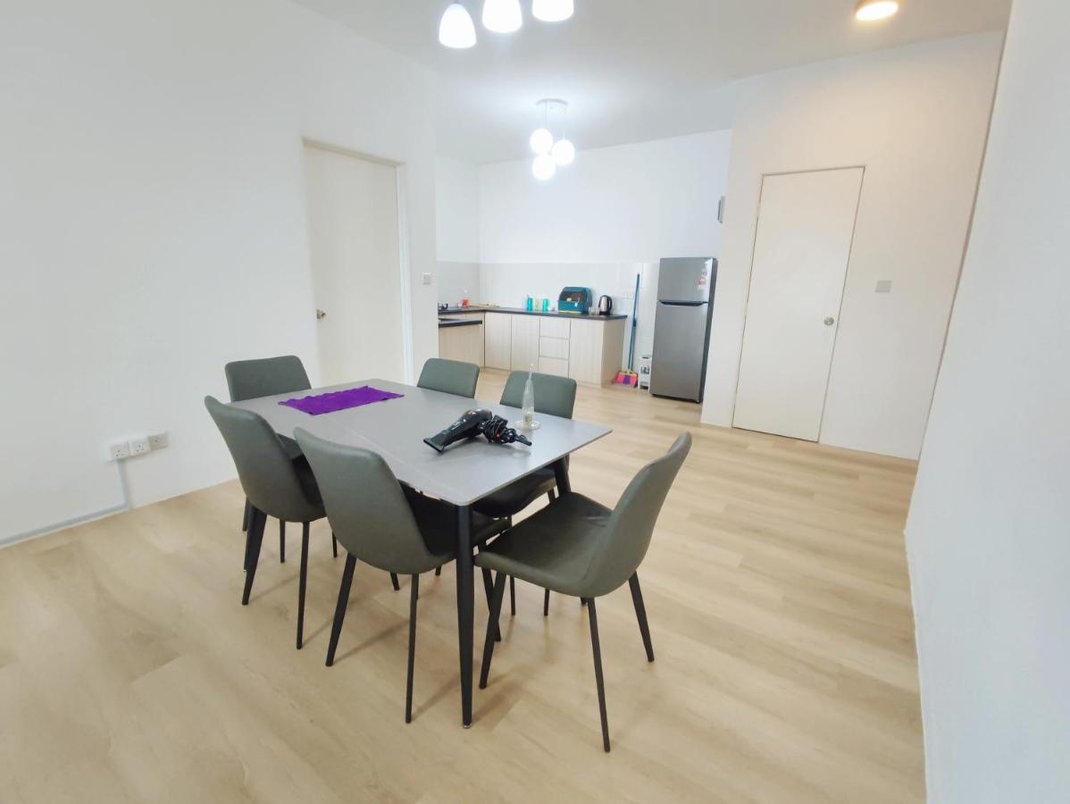 Muji Homestay Kuching Scenic View 2 Bedrooms Entire Apartment Exterior foto